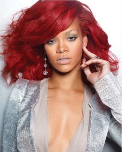 rihanna-coupe-rouge